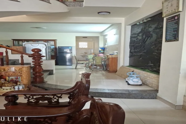 Nhà 3 tầng mặt tiền Lý Triện . DT:97m , ngang 5n
