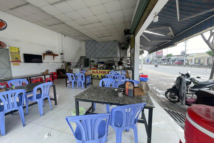 Hóc Môn ! SANG RẺ QUÁN BÁNH CANH CÁ LÓC – BÚN BÒ HUẾ , Góc 2 MT , DT : 12m  x 12m , MT đường lớn