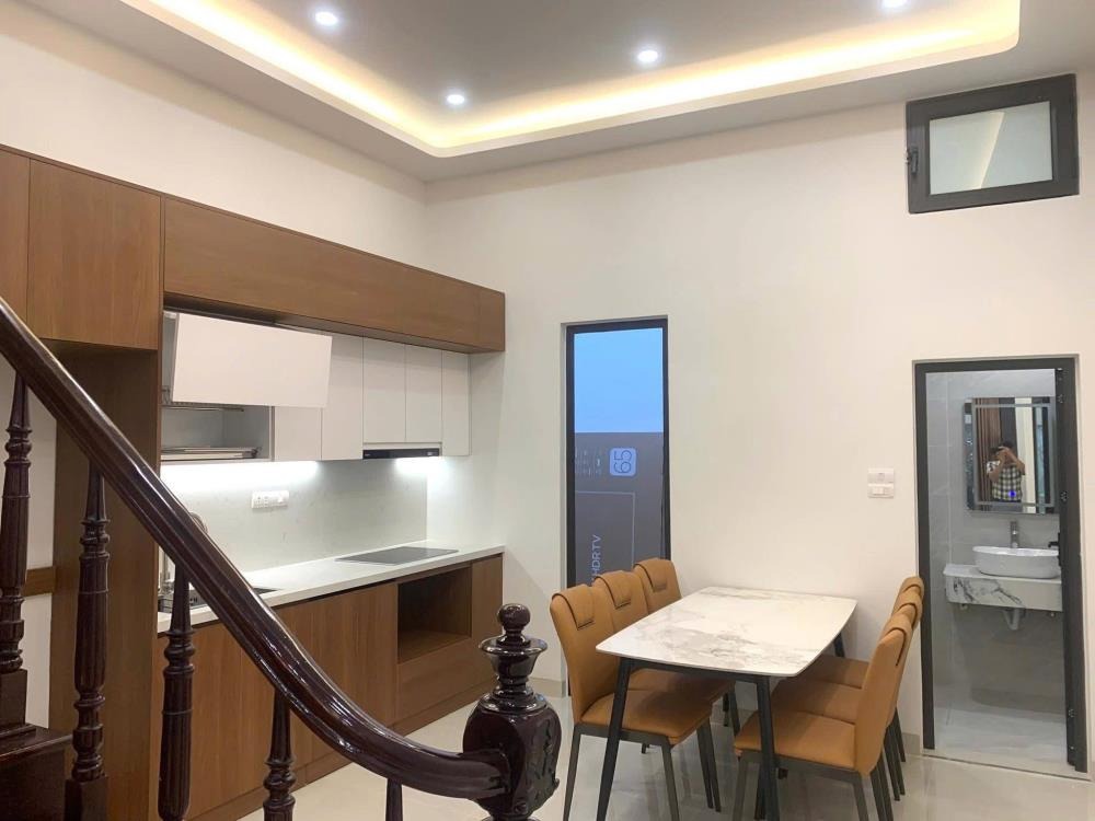 Cổ Nhuế: Nhà 4 Tầng, Mặt Tiền 4m, Full Nội Thất - 9.5 Tỷ