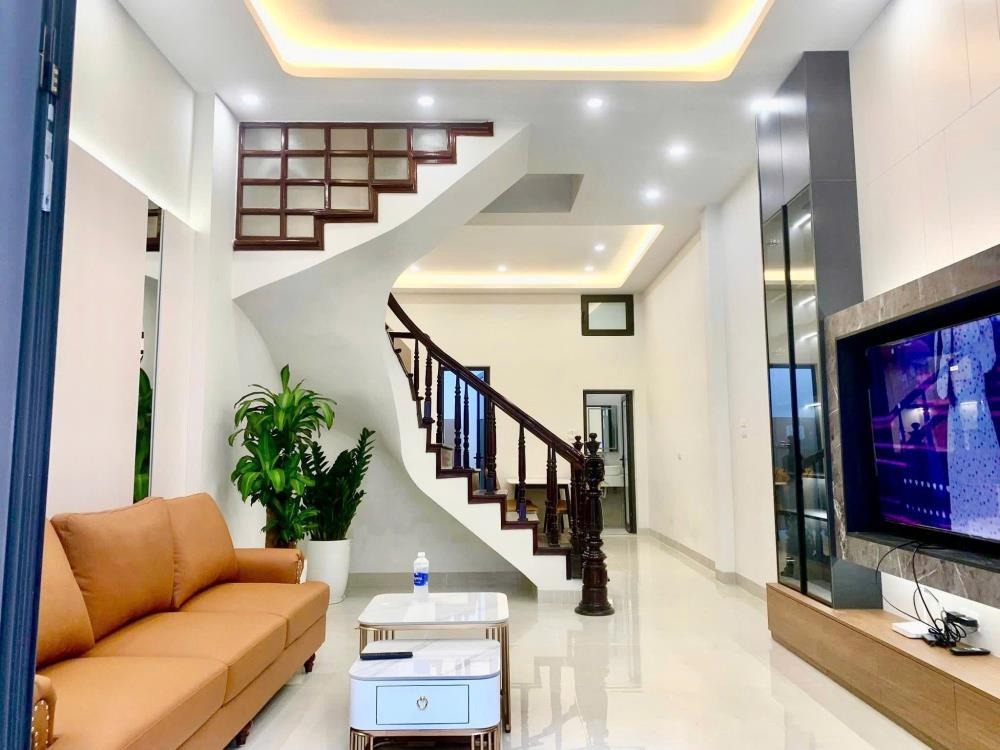 Cổ Nhuế: Nhà 4 Tầng, Mặt Tiền 4m, Full Nội Thất - 9.5 Tỷ