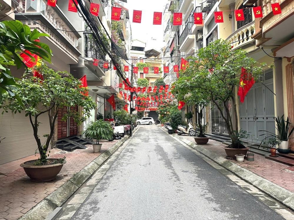 Lô Góc Ô Tô Tránh - Nguyễn Chánh - 60m² - 4 Tầng - Giá 21.9 Tỷ