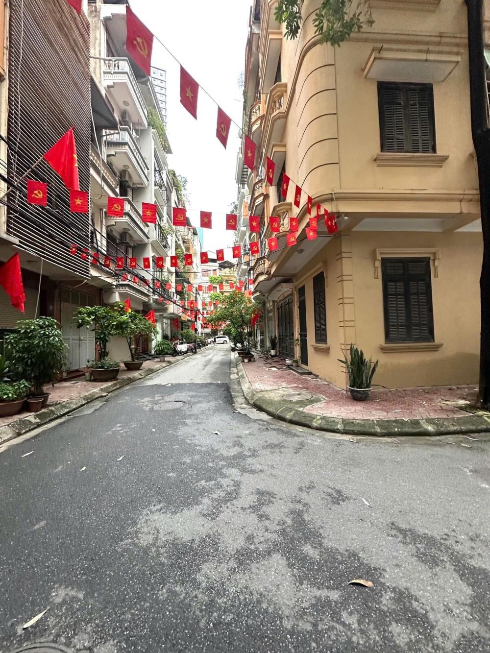 Lô Góc Ô Tô Tránh - Nguyễn Chánh - 60m² - 4 Tầng - Giá 21.9 Tỷ