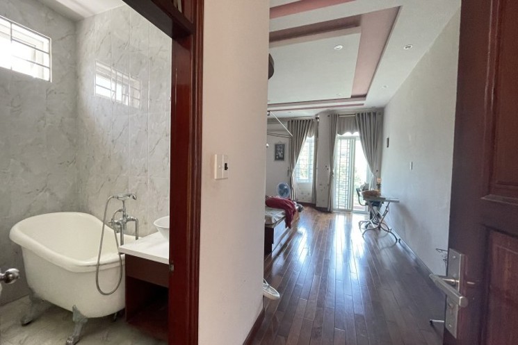 ♥ MT Đinh Công Trứ, đường 10.5m gần Biển Mân Thái, 95m2, 4 tầng, 11.x tỷ
