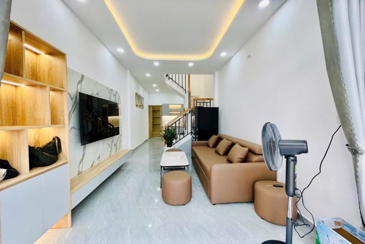 Nhà 2 Mặt Hẻm Gần Sân Bay Nguyễn Văn Công