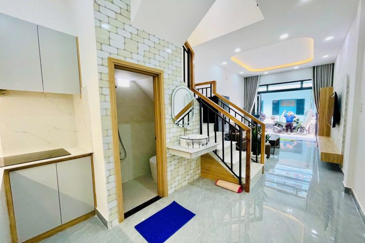 Nhà 2 Mặt Hẻm Gần Sân Bay Nguyễn Văn Công
