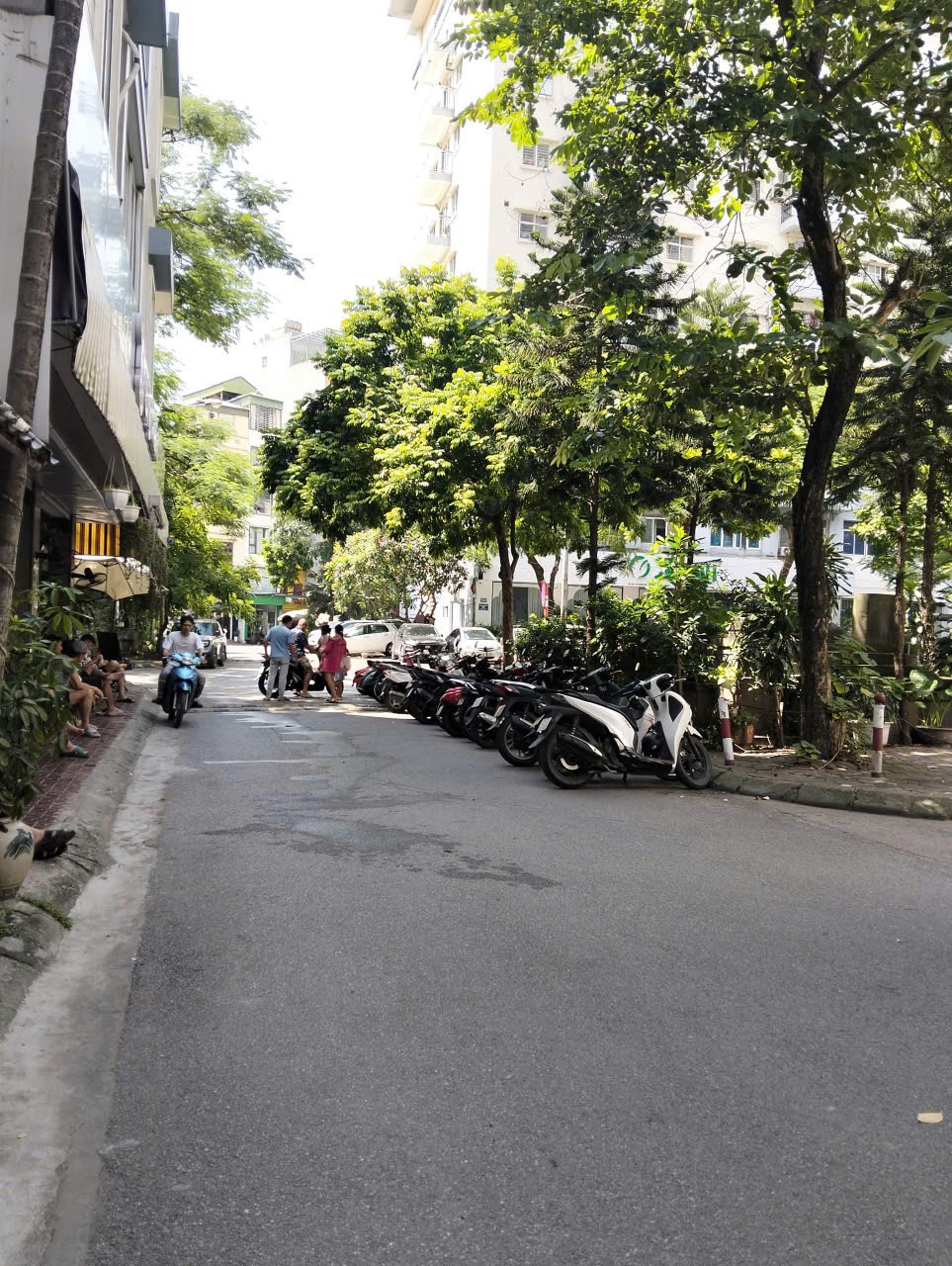 Bán nhà phố Trần Kim Xuyến 80m², 5 tầng, Mặt tiền 6m, Giá 37 tỷ - Cầu Giấy