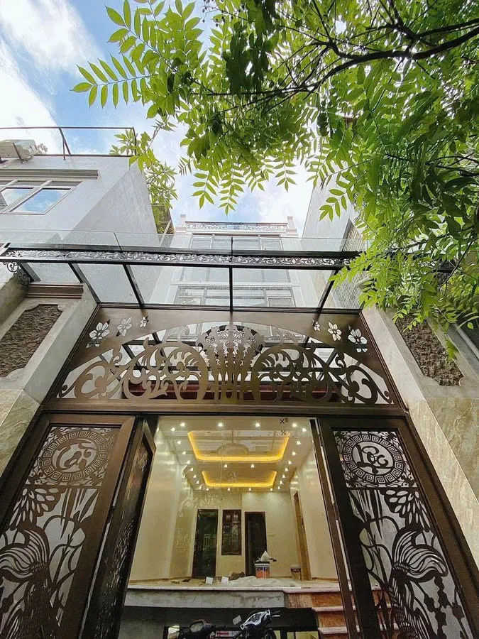 Bán Nhà Phố Trần Khát Chân 5 Tầng, Thang Máy, 13.5 Tỷ