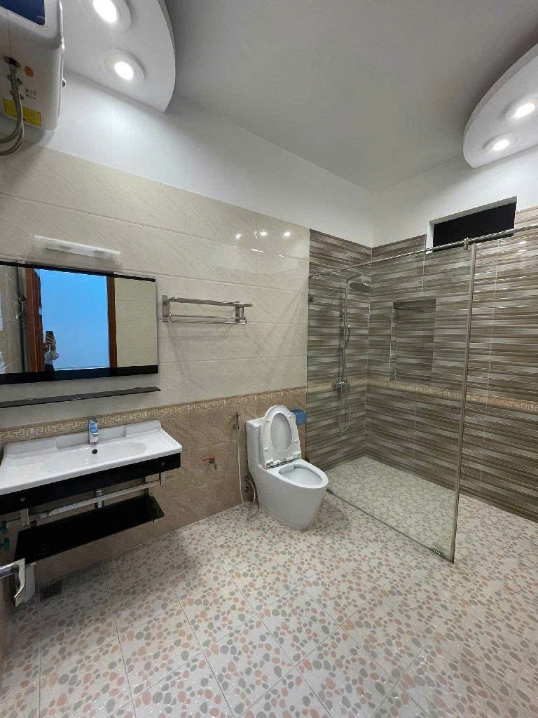 Bán nhà đẹp Cầu Giấy - 50m2, 11.6 tỷ, Gần Ô Tô, Kinh Doanh Tốt