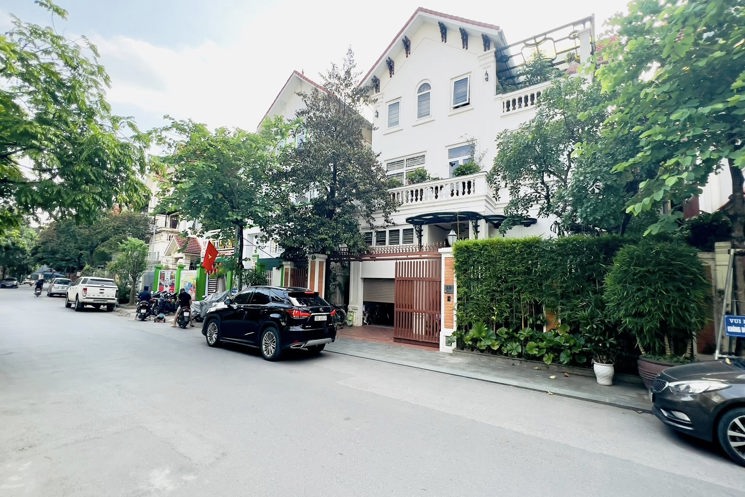 RẤT GẤP BÁN  SIÊU BIỆT THỰ LÀNG VIỆT KIỀU CHÂU ÂU MỘ LAO HÀ ĐÔNG - TRỤC CHÍNH ĐẸP NHẤT - KHU CAO