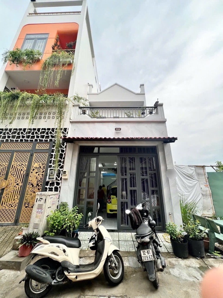 Nhà phố Hồ Văn Long 60m2 - Vị trí đẹp - Giá 4.7 tỷ