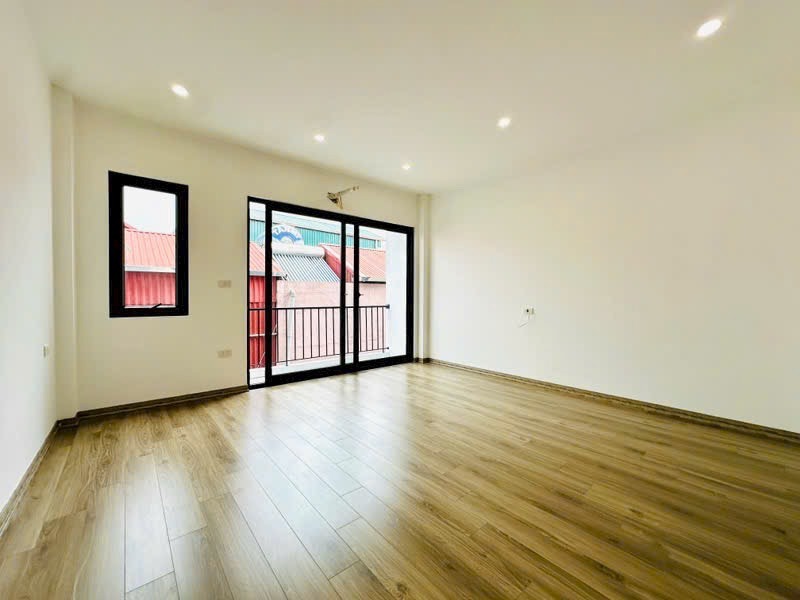 Bán Nhà Vinhome Riverside 40m2 - Giá Tốt