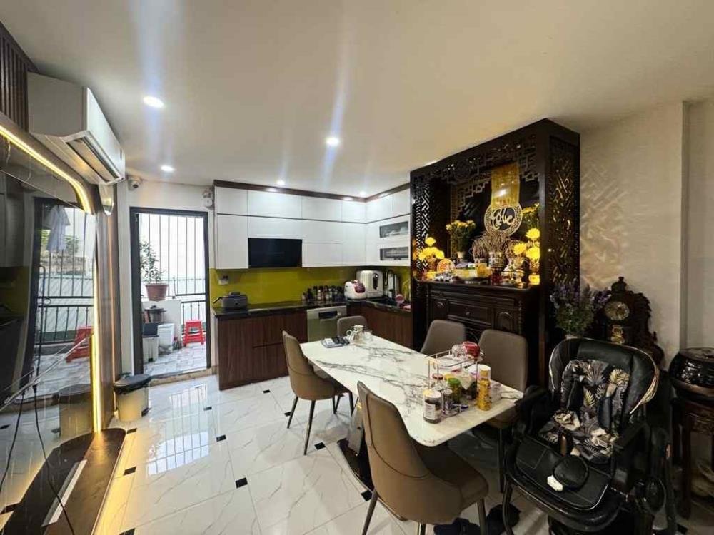 Nhà phố hiếm Nguyễn Du - 55m2, 3 Tầng, Ô Tô Đỗ - Giá 10 tỷ