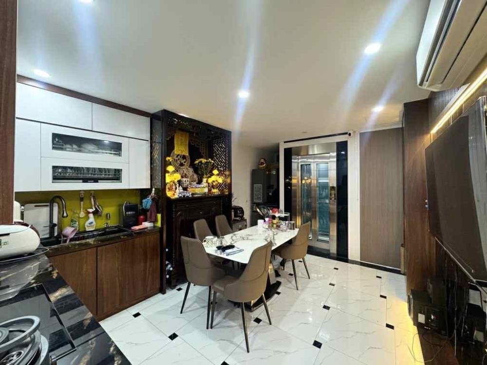 Nhà phố hiếm Nguyễn Du - 55m2, 3 Tầng, Ô Tô Đỗ - Giá 10 tỷ
