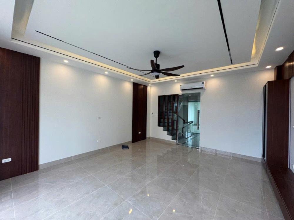 Nhà Mặt Phố Nghĩa Tân - Cầu Giấy: Kinh Doanh, Ở - Vị Trí Vàng