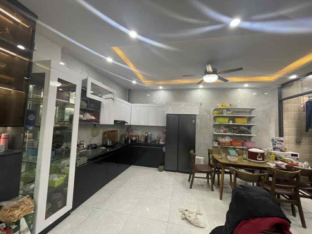 Nhà phố trung tâm Hai Bà Trưng - 62m2, 4 tầng, Ô tô đỗ cổng, Giá 10 tỷ