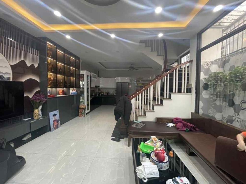 Nhà phố trung tâm Hai Bà Trưng - 62m2, 4 tầng, Ô tô đỗ cổng, Giá 10 tỷ