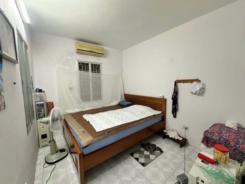 Bán Căn Hộ Tập Thể Thái Thịnh, Vĩnh Hồ, Đống Đa - 120m2, 4PN, Giá Tốt