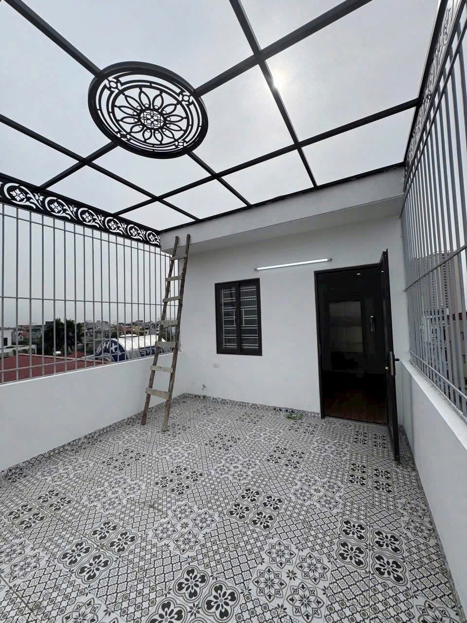 Bán nhà cổ Long Biên - 6 tầng, thang máy, ô tô vào tận nhà
