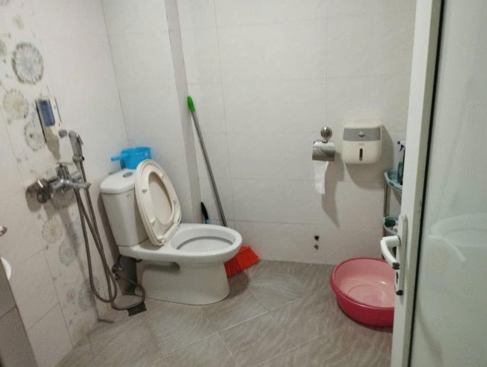 Bán nhà đẹp dân xây lô góc, 5 tầng, 35m², ô tô đỗ cửa