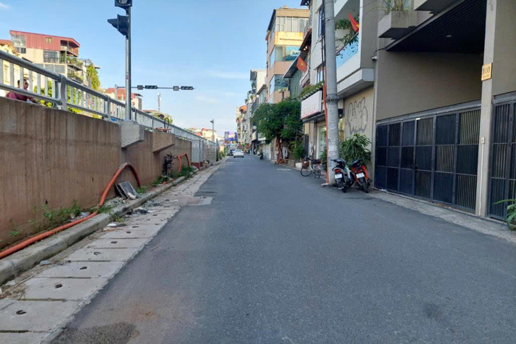 Nhà Tây Hồ 35m, đường trước nhà 20m, mặt.tiền. 6.8m, vào bước ra mặt Hồ Tây!