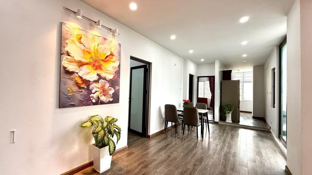 Chung Cư Nam Trung Yên 71m² 2PN - Giá 6.2 Tỷ - Full Nội Thất