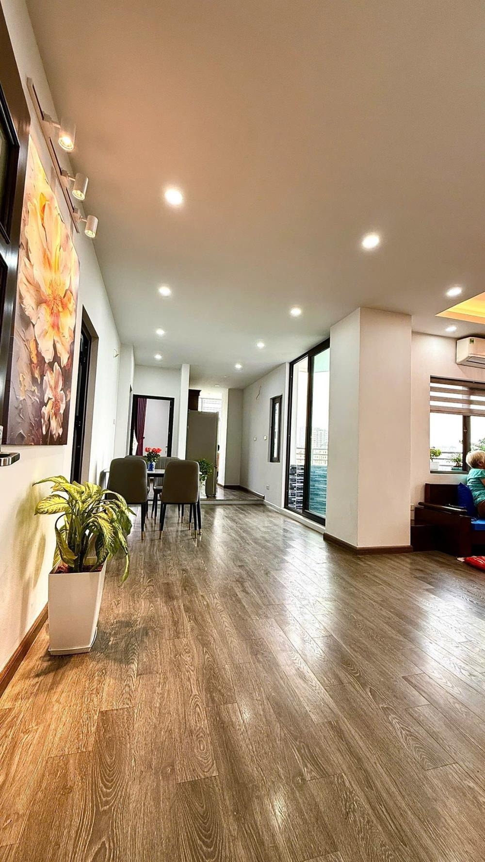 Chung Cư Nam Trung Yên 71m² 2PN - Giá 6.2 Tỷ - Full Nội Thất