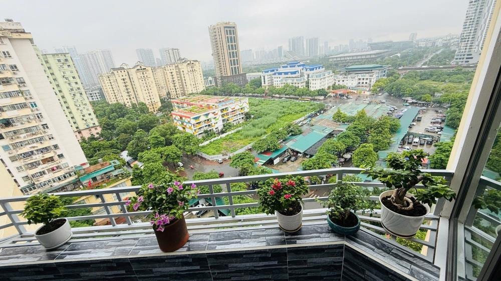 Chung Cư Nam Trung Yên 71m² 2PN - Giá 6.2 Tỷ - Full Nội Thất