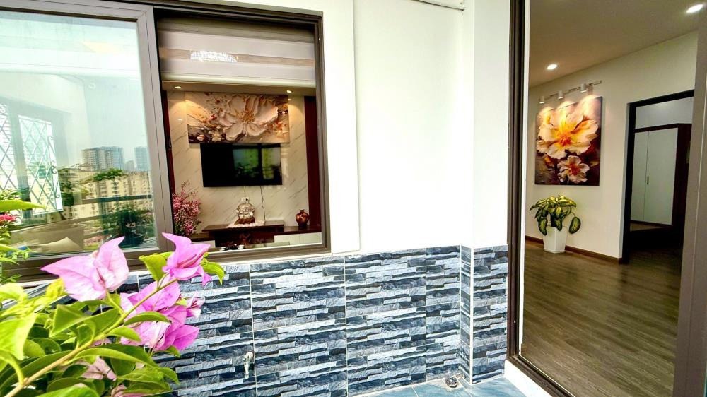 Chung Cư Nam Trung Yên 71m² 2PN - Giá 6.2 Tỷ - Full Nội Thất