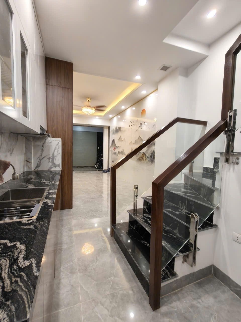 Nhà Mới Đẹp 5 Tầng, 7.5 Tỷ - Gần Đại Học & Ga Tàu Điện