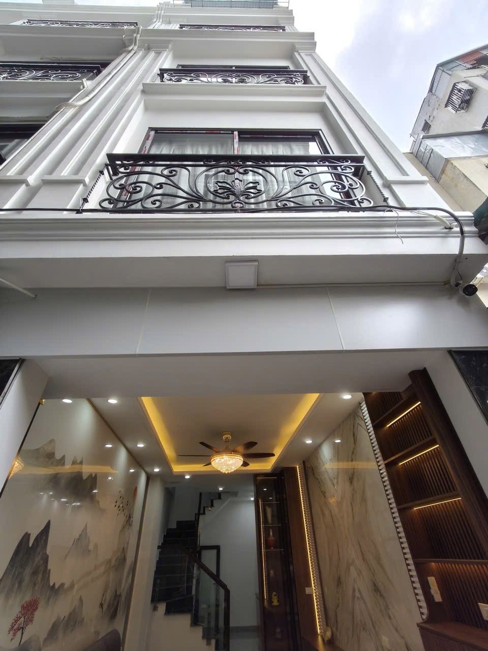 Nhà Mới Đẹp 5 Tầng, 7.5 Tỷ - Gần Đại Học & Ga Tàu Điện