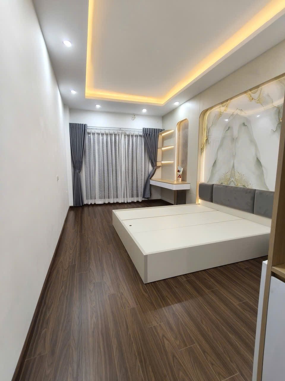Nhà Mới Đẹp 5 Tầng, 7.5 Tỷ - Gần Đại Học & Ga Tàu Điện