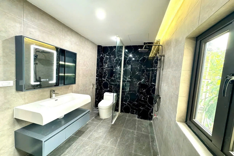 Bán nhà ngõ Văn Phú, Hà Đông. DT 37m2, 5 tầng, 3PN, full nội thất đẹp, sổ đỏ chính chủ. Giá 7.9 tỷ