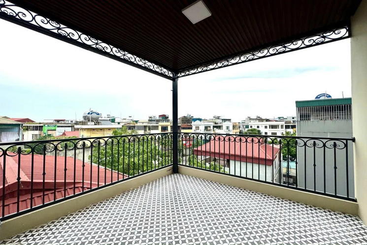 Bán nhà ngõ Văn Phú, Hà Đông. DT 37m2, 5 tầng, 3PN, full nội thất đẹp, sổ đỏ chính chủ. Giá 7.9 tỷ