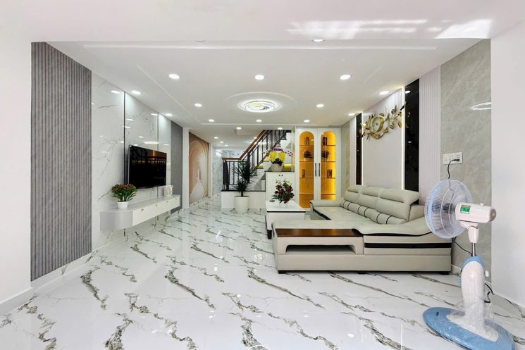 Nhà Đúc 2 Tầng  View Sân Bay  Chỉ 4.25 Tỷ