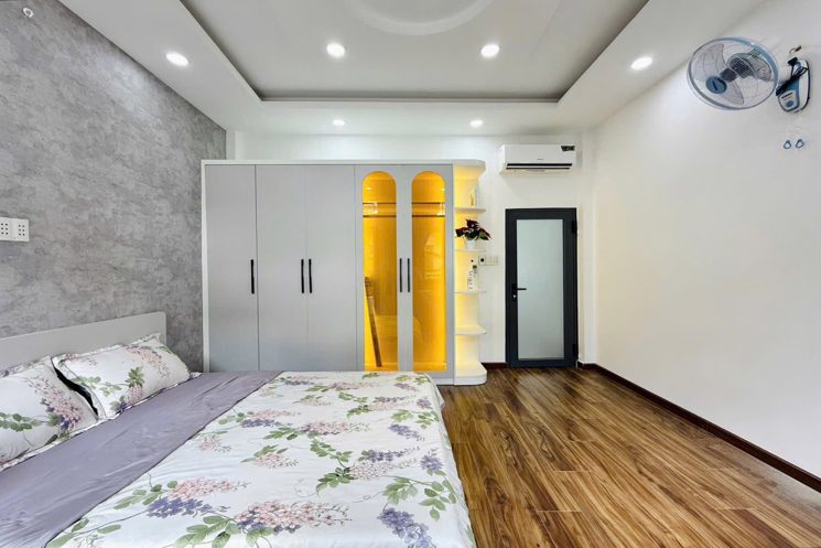 Nhà Đúc 2 Tầng  View Sân Bay  Chỉ 4.25 Tỷ