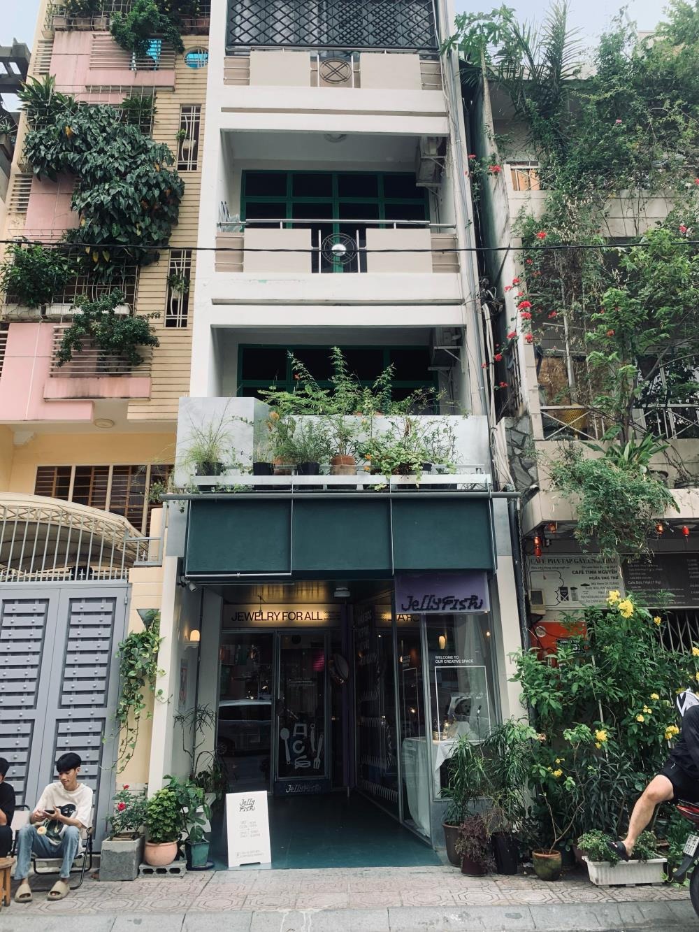 Bán nhà mặt tiền Quận 1, 90m2, 5 tầng, khai thác 85tr/tháng - 28.5 tỷ