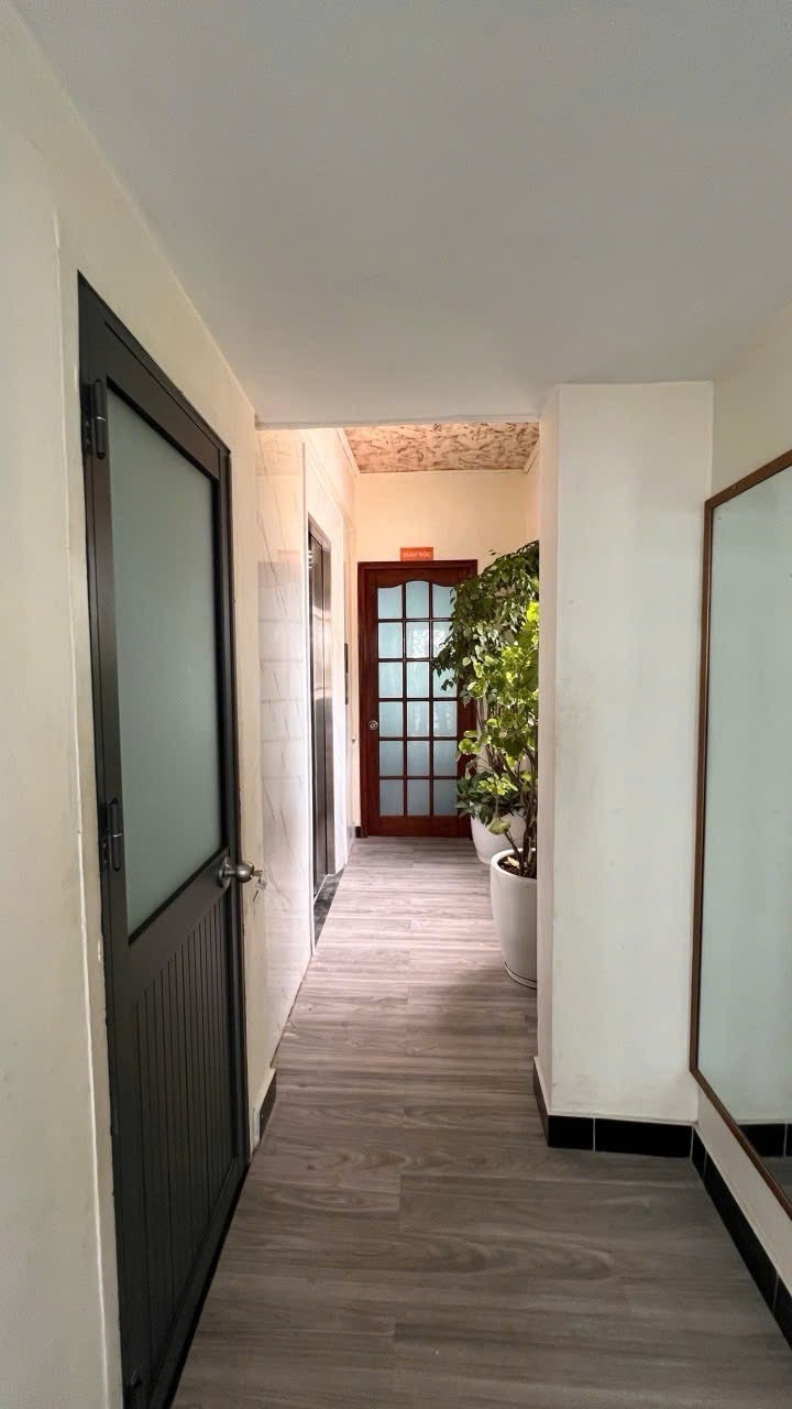 Bán nhà mặt tiền Quận 1, 90m2, 5 tầng, khai thác 85tr/tháng - 28.5 tỷ