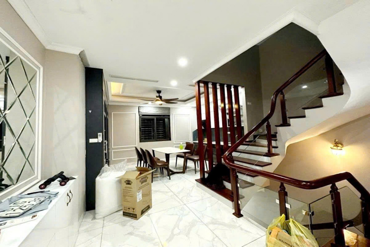 bán nhà NGUYỄN KHUYẾN _OTO ĐỖ CỬA 50M,5 TẦNG KIMH DOANH