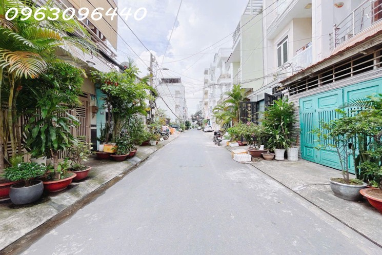 Bán Nhà 2 Tầng 80m² Hẻm Rộng 8m Quận 7 – Giá 8.9 Tỷ – Sổ Đỏ Chính Chủ