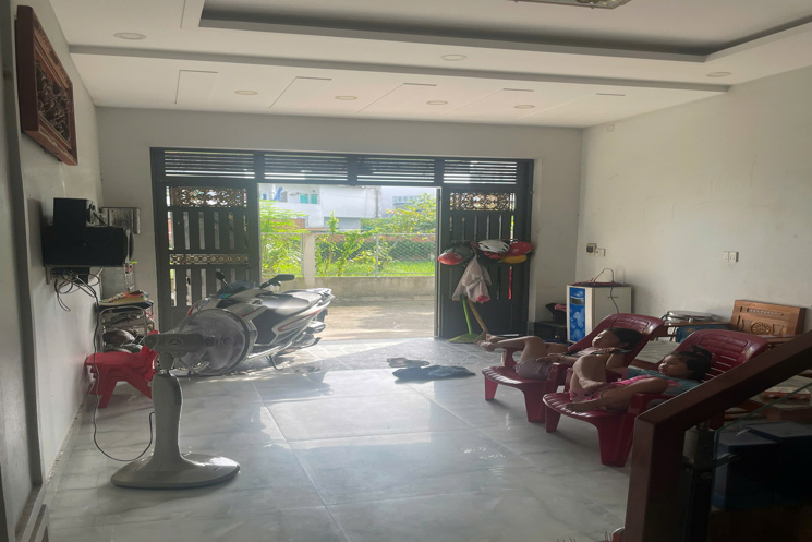 NHÀ ĐẸP 2 TẤM MỚI KEN HẺM XE HƠI – HUỲNH THỊ HAI – CHỈ 4.35 TỶ