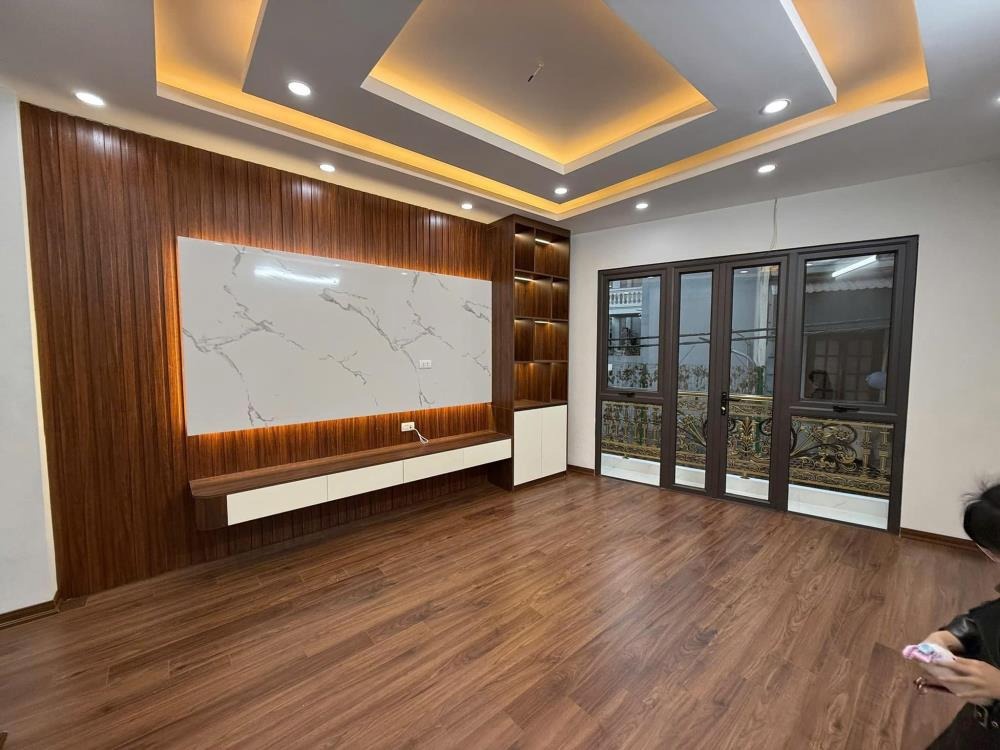 Bán nhà mặt phố Nguyễn Công Trứ - 45m2 - Ô tô tránh - Giá 13.7 tỷ