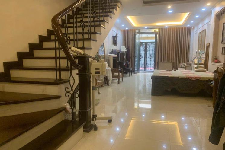 Bán nhà 38m², 6 tầng thang máy, full nội thất, ô tô đỗ cổng