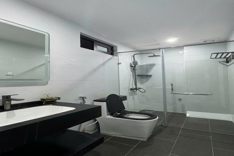 Bán nhà Ngọc Thụy 47m MT4.6m 6 tầng thang máy gara ô tô hơn 14 tỷ