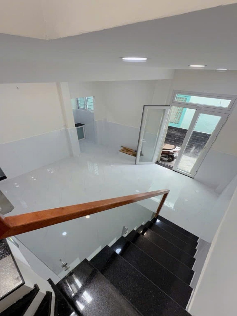 Nhà Đẹp 1 Trục Quận 5: 2 Tầng, 27m2, Giá 3.4 Tỷ (TL)