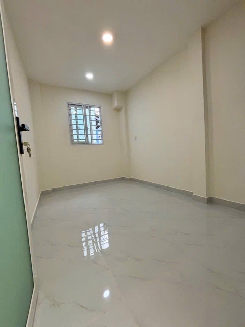 Nhà Đẹp 1 Trục Quận 5: 2 Tầng, 27m2, Giá 3.4 Tỷ (TL)