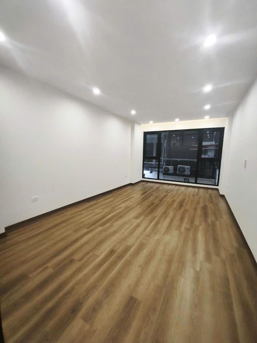 Nhà Mặt Phố Lý Nam Đế - Vị Trí Vàng, Mặt Tiền 6.2m - Đầu Tư Sinh Lợi