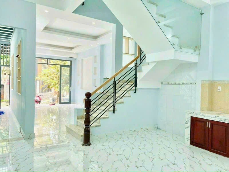 Bán nhà phố Quận 7 - 74.4m2 - 3PN - Giá 12.49 tỷ - Vị trí đắc địa