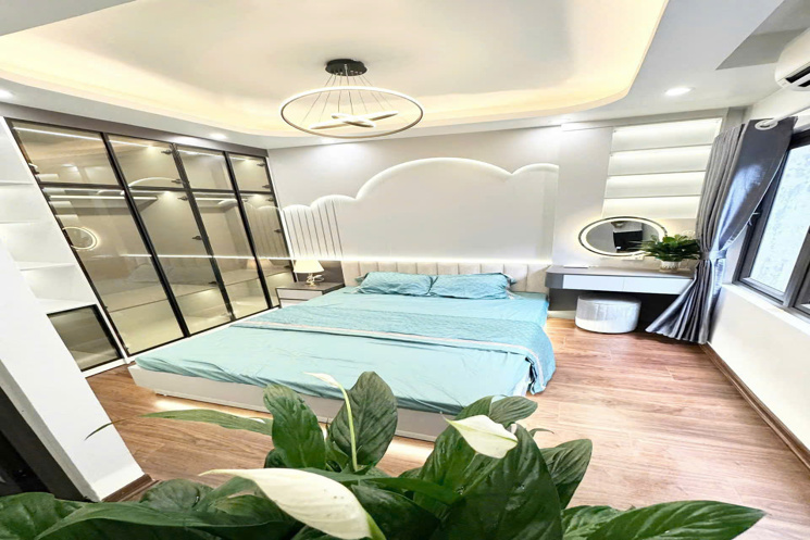 Phố KIM MÃ-  ĐỘI CẤN - 5 Tầng Khung Bê Tông MỚI CỨNG DT 30m, 5 tầng, mt 3.2m, 6.88 tỷ