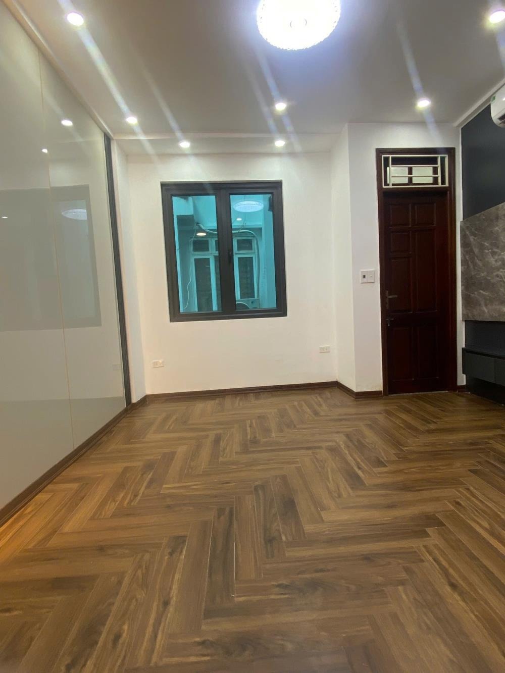 Yên Hòa 30m² 5 Tầng Mặt Tiền 4m - Giá 7.7 Tỷ - Cầu Giấy