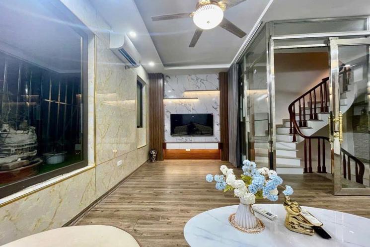 HOA HẬU THANH XUÂN- PHÂN LÔ 6 TẦNG CÒN MỚI ĐẸP- Ô TÔ ĐỖ CỬA- KINH DOANH TẤP NẬP- FULL NỘI THẤT